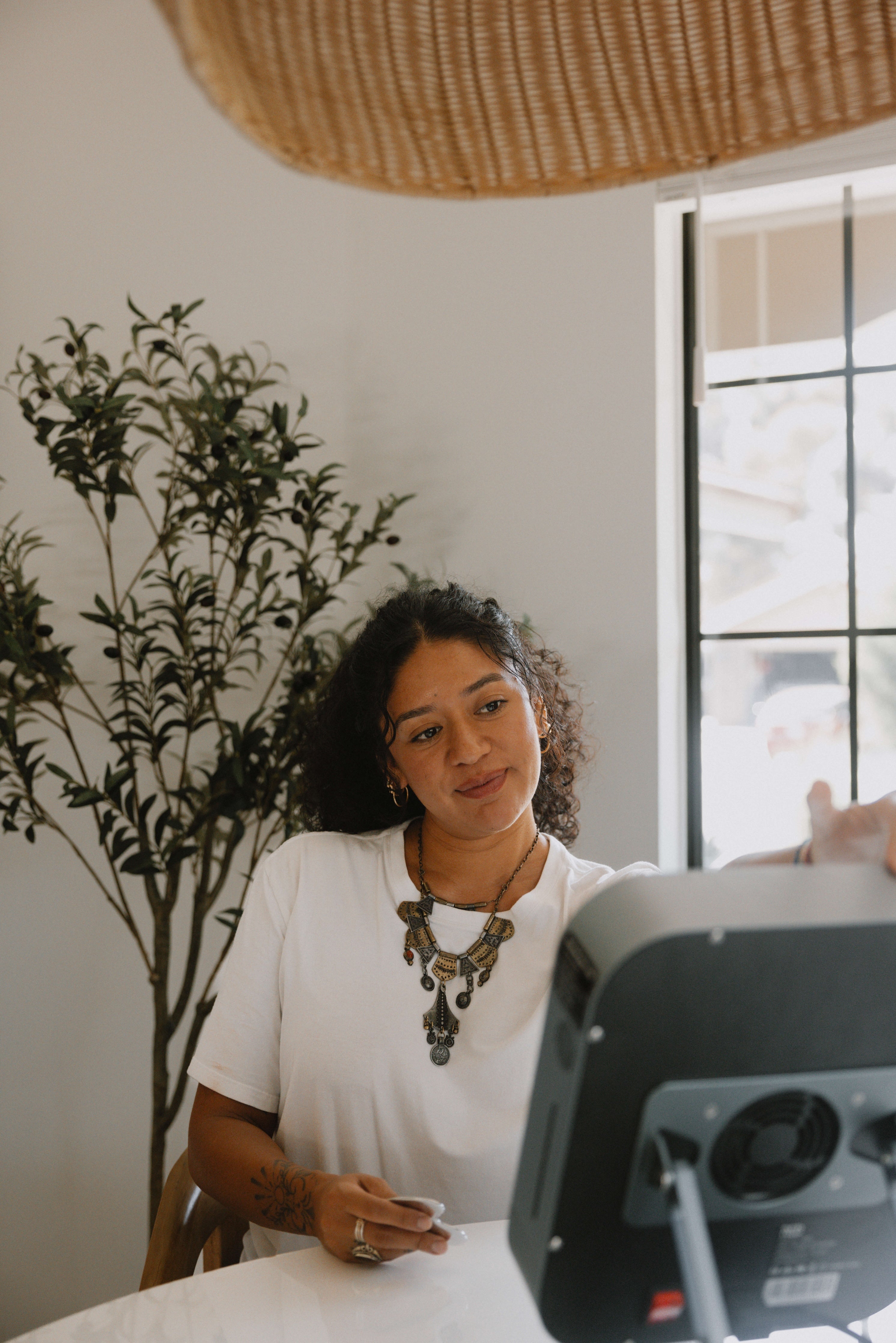 Renew Red Light Small Panel – Targeted Red Light Therapy Device