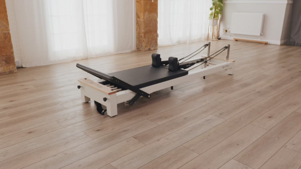 Align-Pilates: C8-S Pro Pilates Reformer.